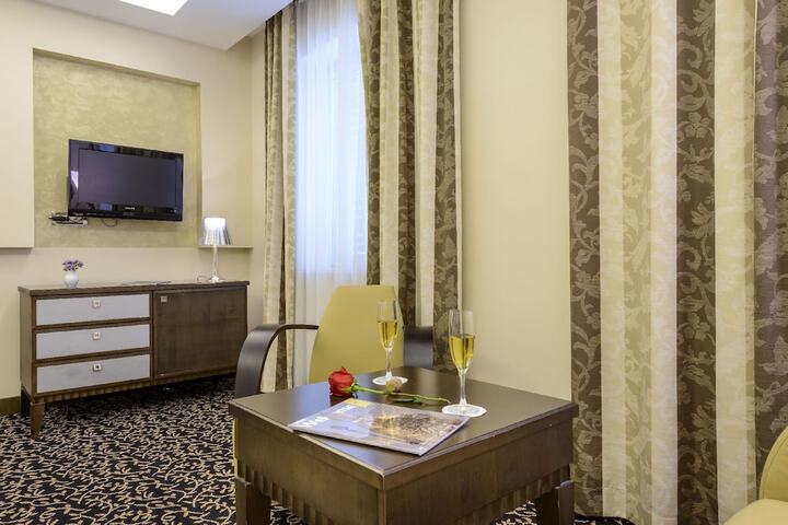 Room 36 of 152