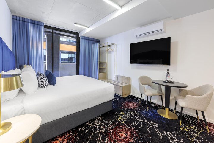 Room 72 of 112