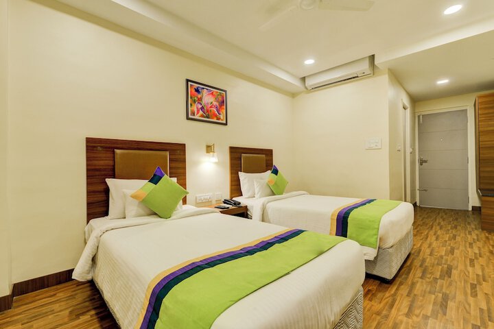 Room 14 of 40