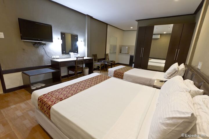 Room 14 of 68