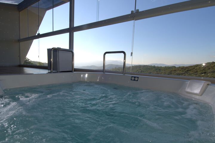 Hot Tub 25 of 37
