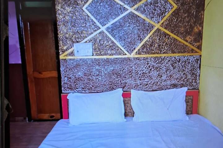 Room 6 of 20
