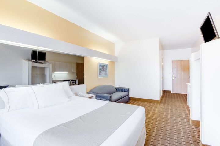 1 Queen Bed Flatsc Windst High Speed Continental Breakfast (13 of 26)