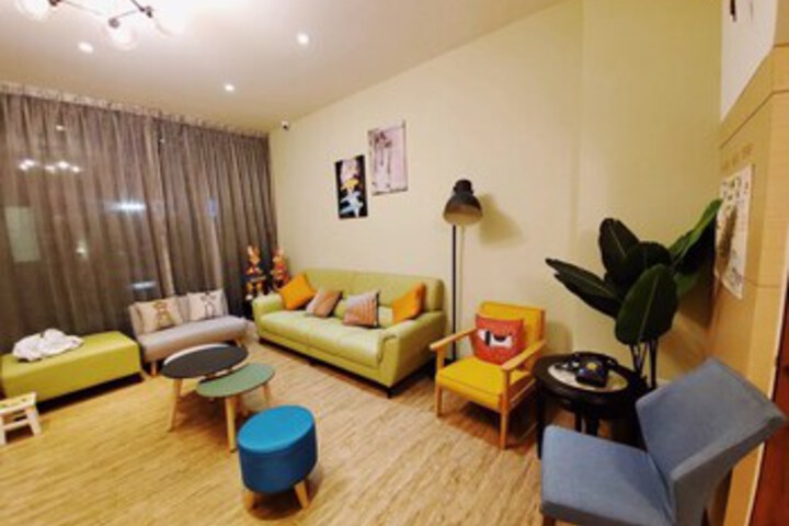 Room 8 of 22