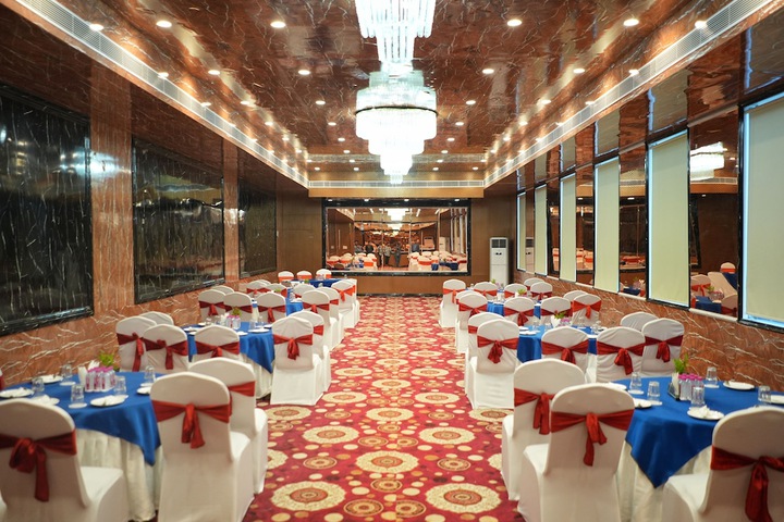 Ballroom/Hall 42 of 68