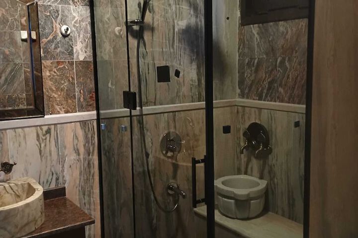 Room 29 of 54