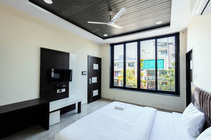 Room 6 of 21