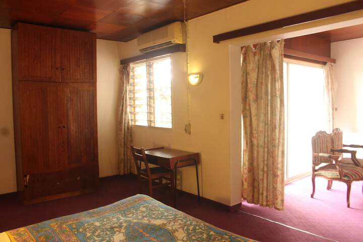 Room 16 of 31