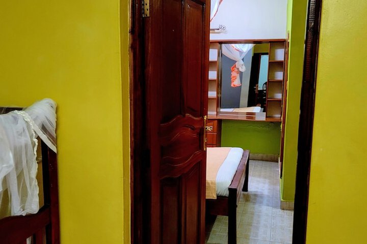 Room 13 of 63