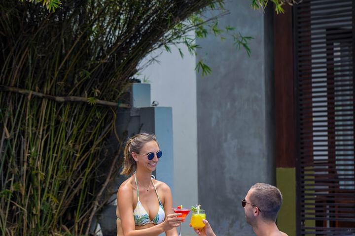 Hotel Pool