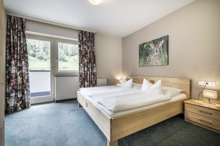 Room 3 of 41