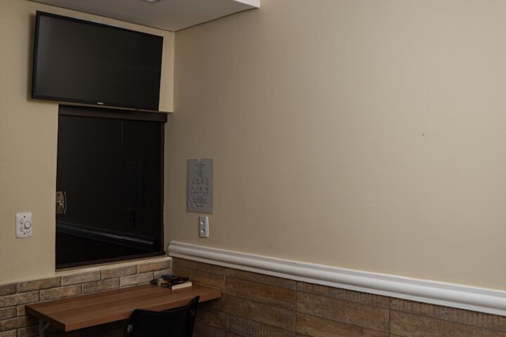Room 16 of 50