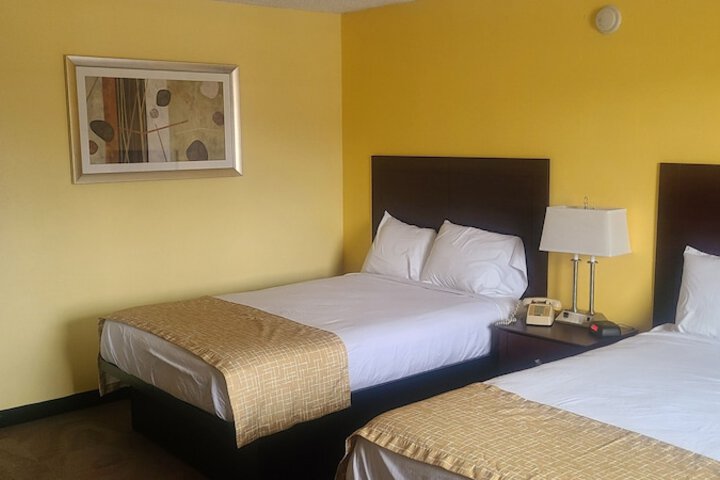 2 Double Beds (14 of 14)