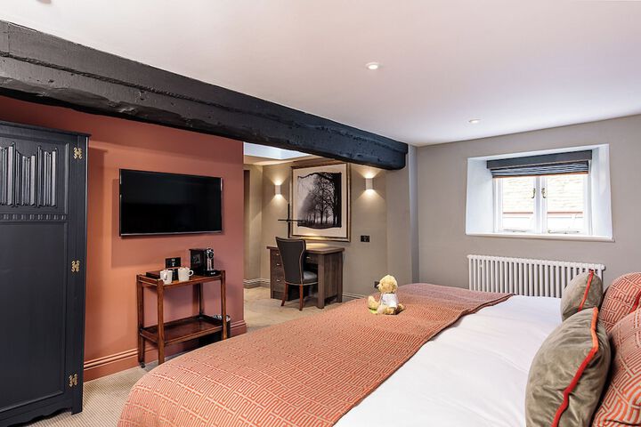Room 6 of 52
