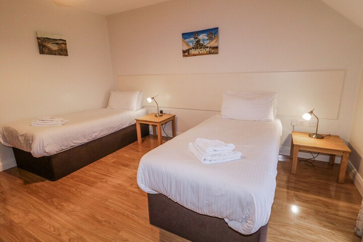 Room 7 of 36