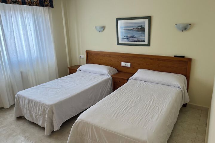 Room 5 of 8