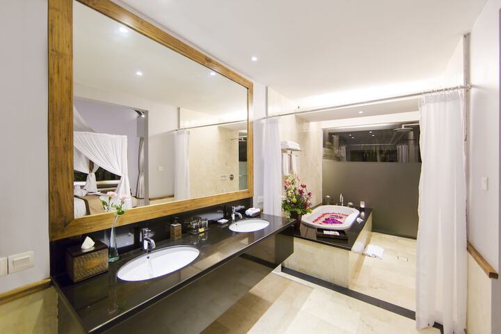 Bathroom Interior Photo