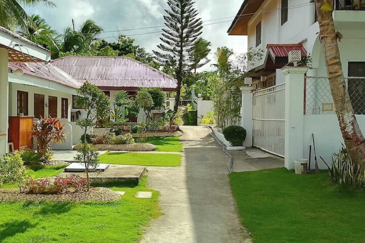 Hotel Exterior 42 of 42