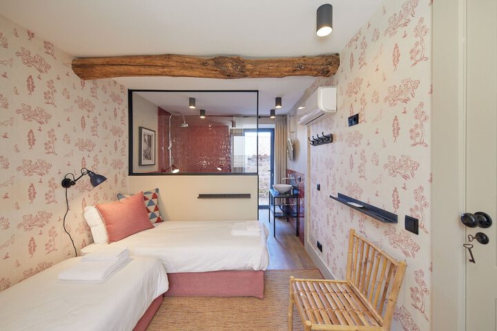 Room 21 of 50