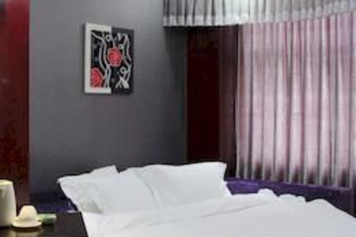 Room 16 of 52