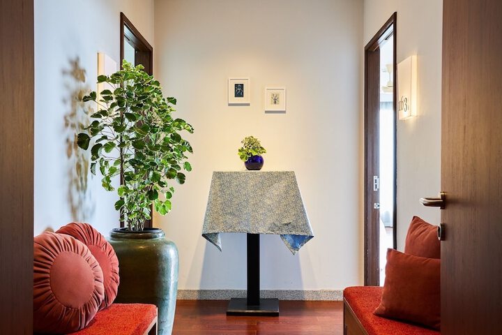 Room 28 of 207