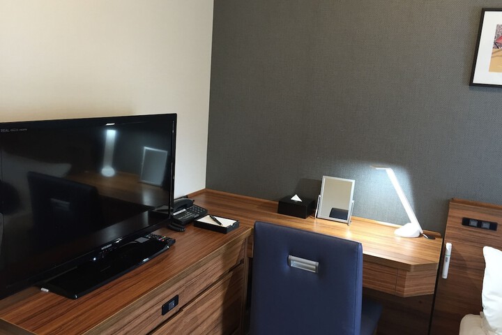 Room 5 of 34