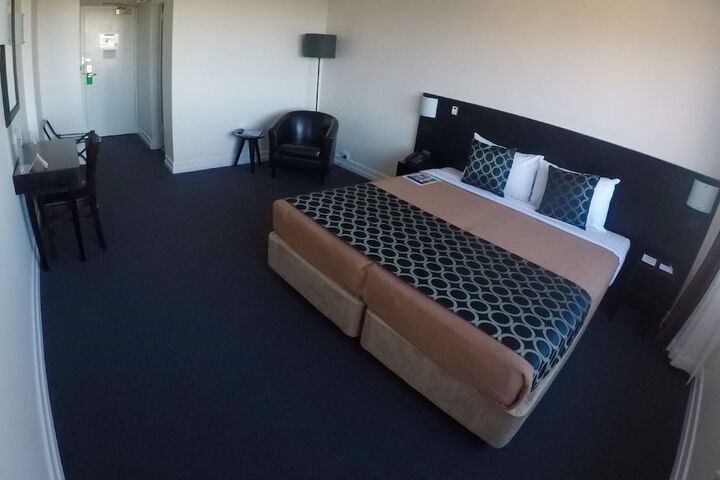 Room 13 of 39