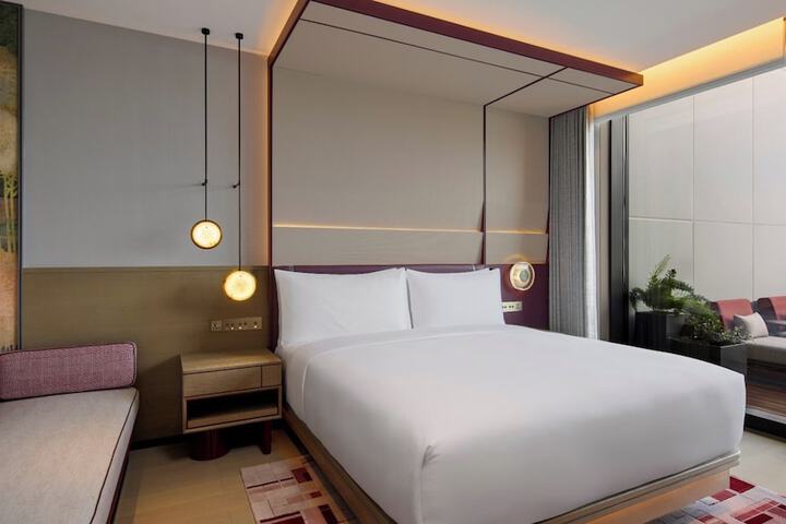 Room 26 of 65