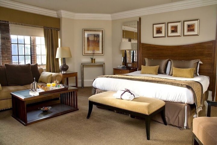 Room 7 of 74