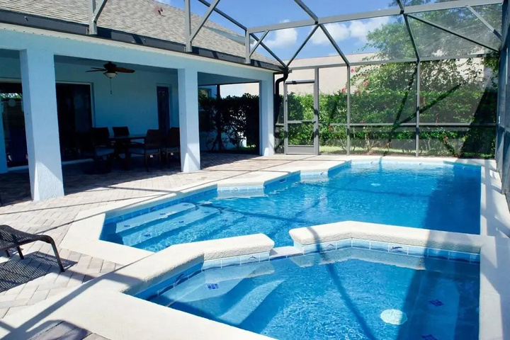 Pool 9 of 13