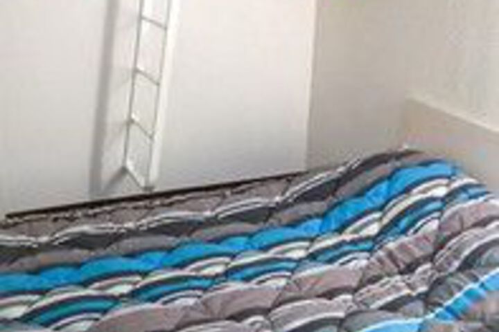 Room 9 of 40