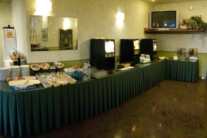 Dining 24 of 45