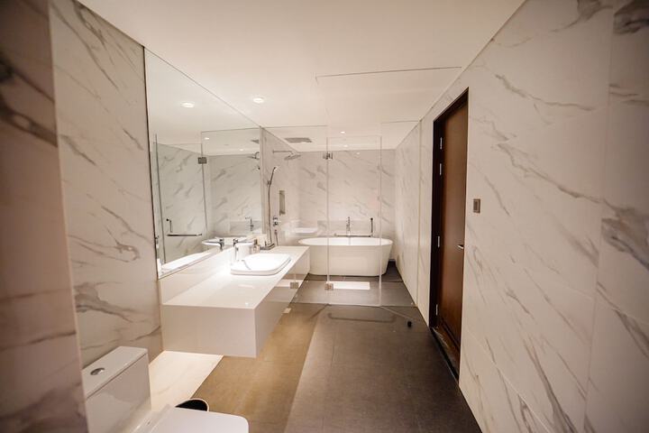 Room 32 of 45