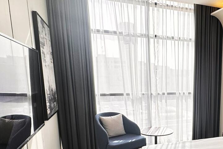 Room 33 of 64
