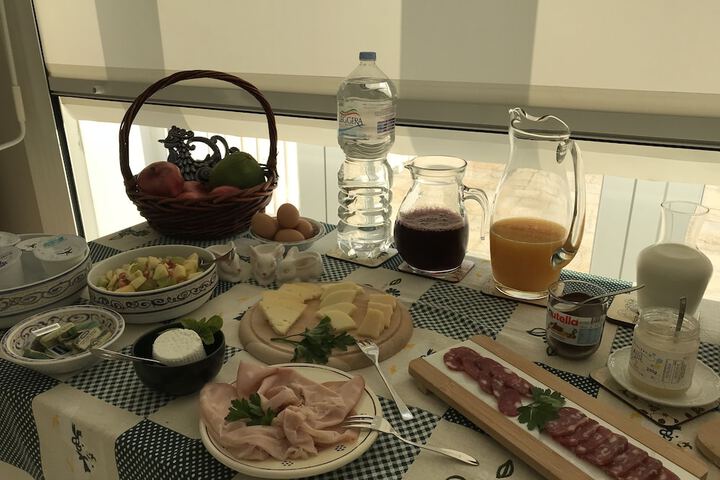 Dining 37 of 52