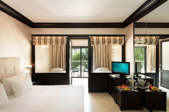 Room 7 of 71
