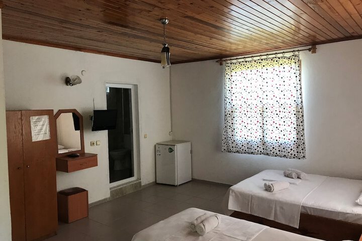 Room 11 of 36