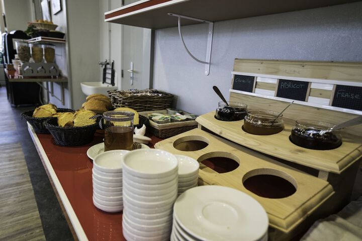 Breakfast/Coffee Service 28 of 60