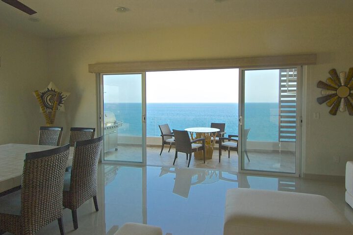 Room 8 of 28