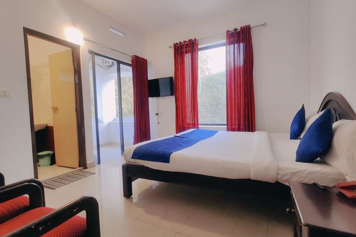 Room 6 of 10