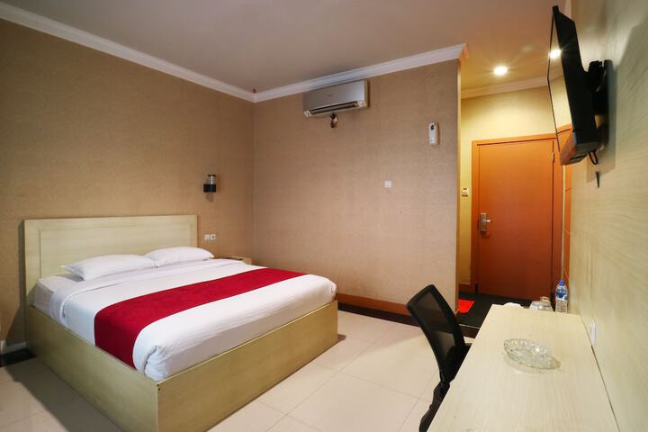 Room 25 of 47