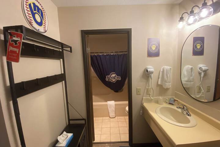 Room 73 of 106