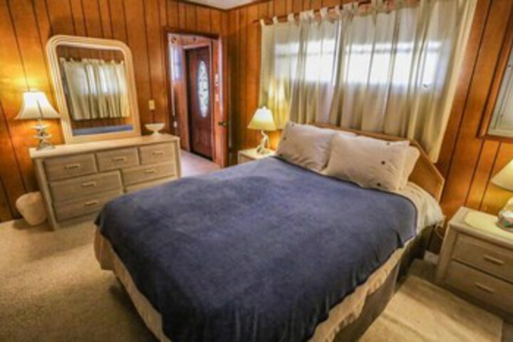 Room 25 of 27