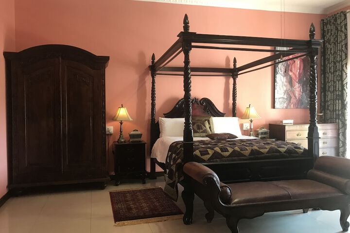 Room 38 of 143