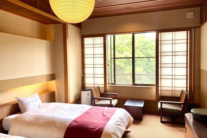 Room 16 of 40