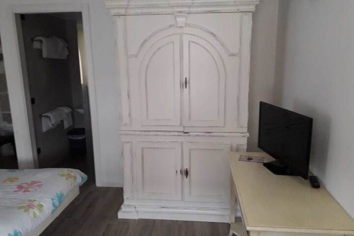 Room 17 of 76