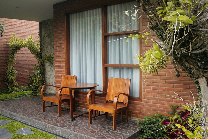 Terrace/Patio 8 of 12