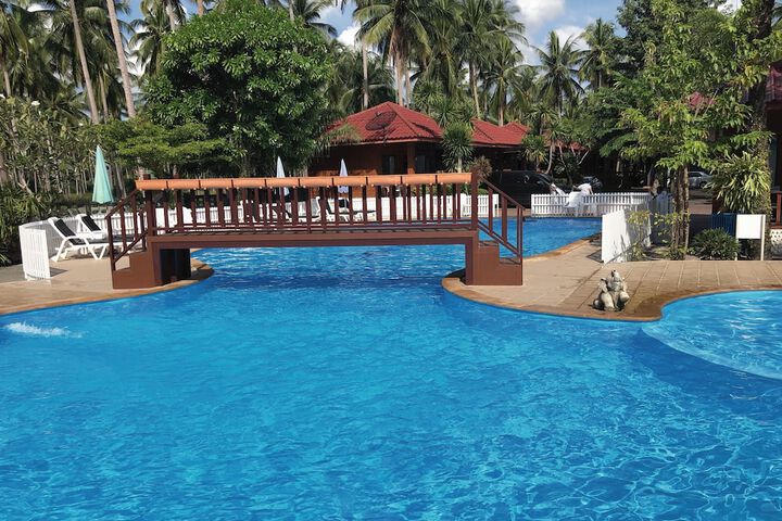 Hotel Pool