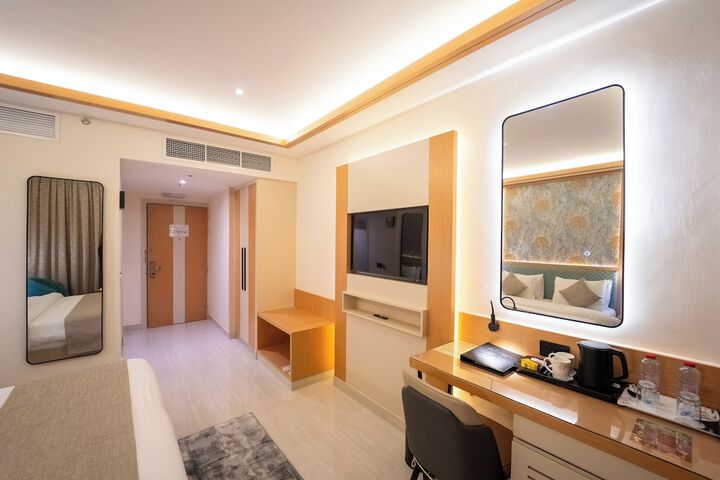 Room 11 of 42