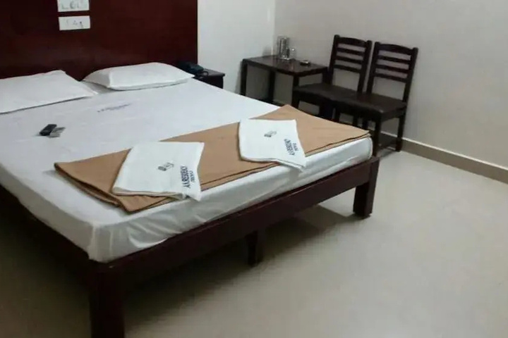 Room 6 of 17